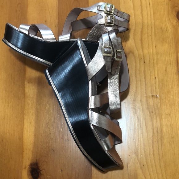 Vince Camuto Rose gold platform sandals size 10 - Picture 3 of 9